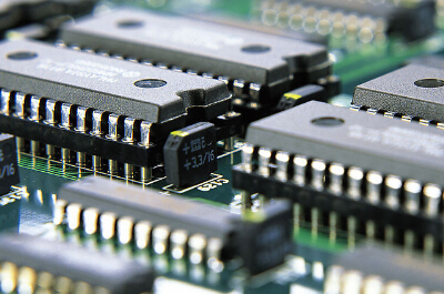 推動中國電子信息產(chǎn)業(yè)朝著高端化、品牌化、國際化發(fā)展