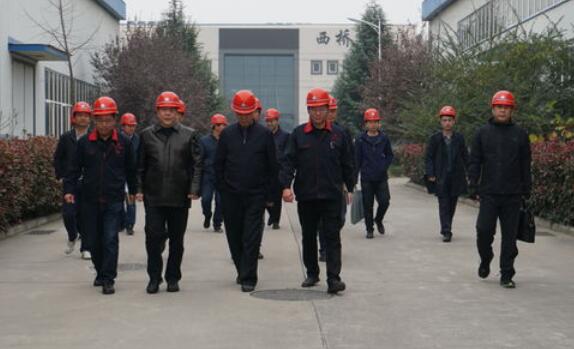 集團領(lǐng)導(dǎo)金輝帶隊赴海紅軸承、電器開關(guān)進(jìn)行工作調(diào)研